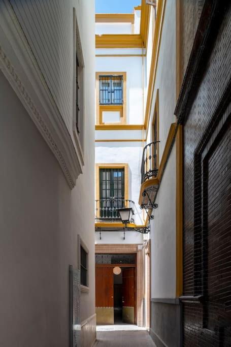 San Buenaventura 12 * Sevilla